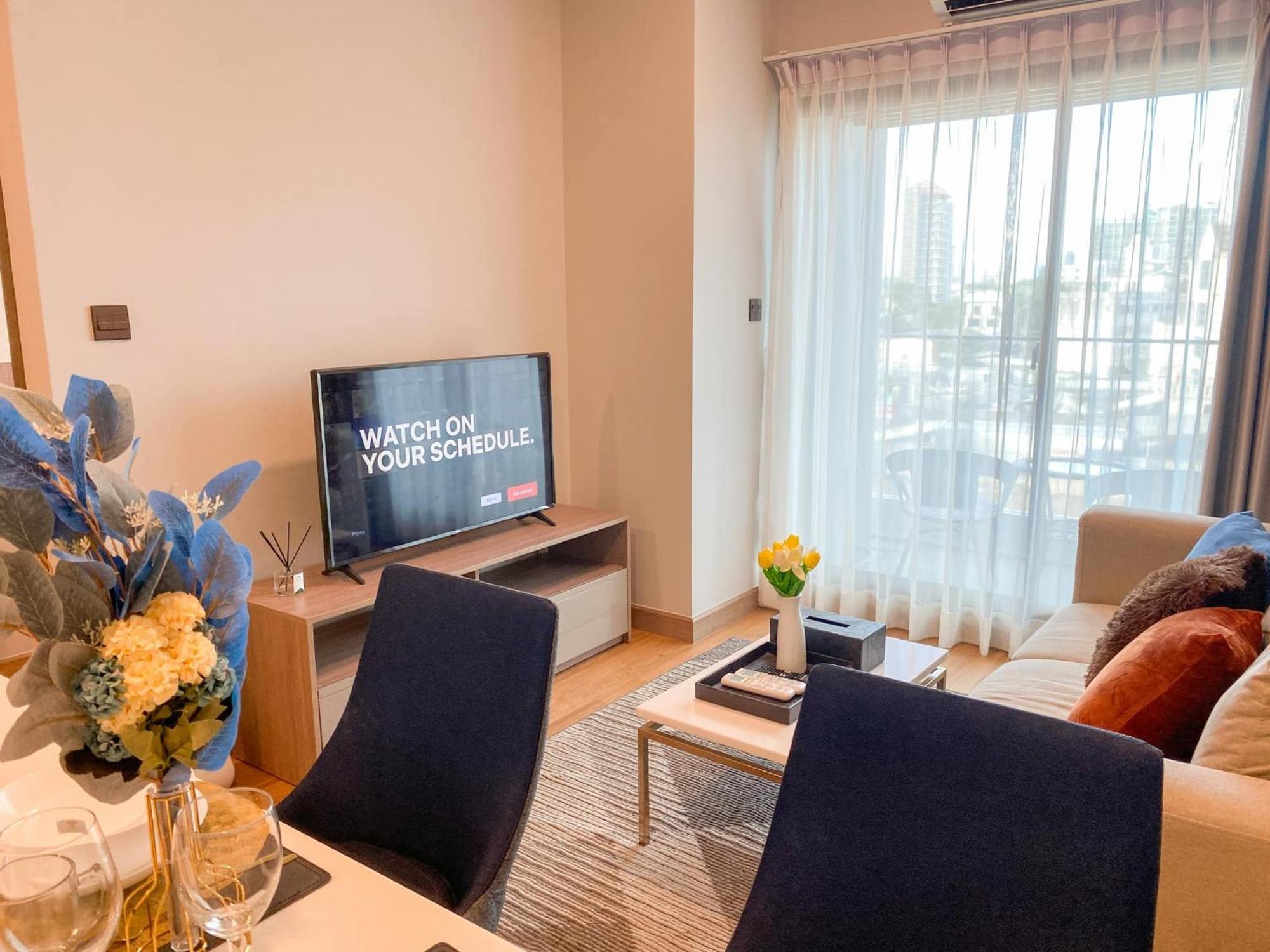 The Astra Sky River Luxury Condo,the Largest Pool And View *