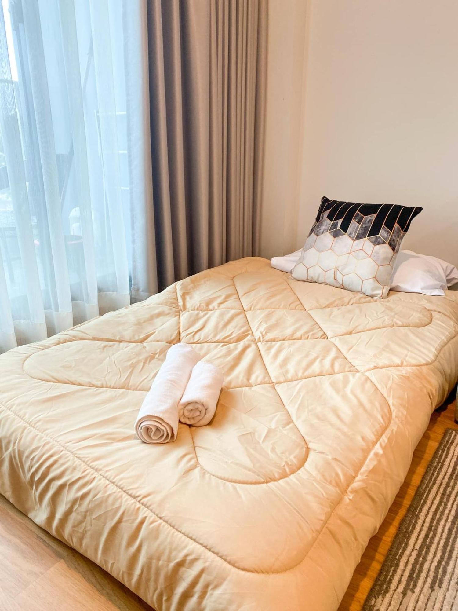 The Astra Sky River Luxury Condo,the Largest Pool And View Chiang Mai