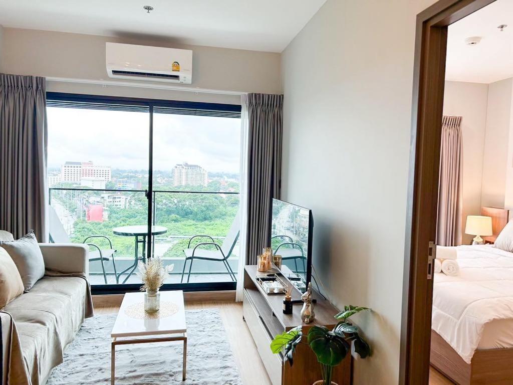 The Astra Sky River Luxury Condo,the Largest Pool And View *