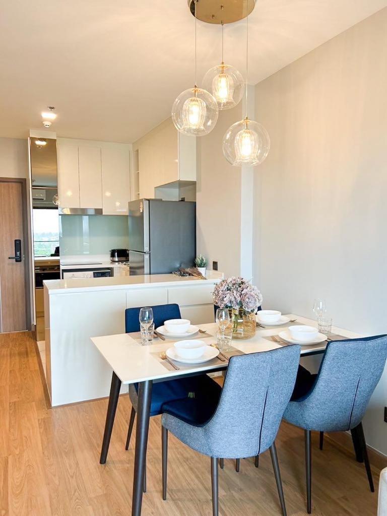 The Astra Sky River Luxury Condo,the Largest Pool And View *